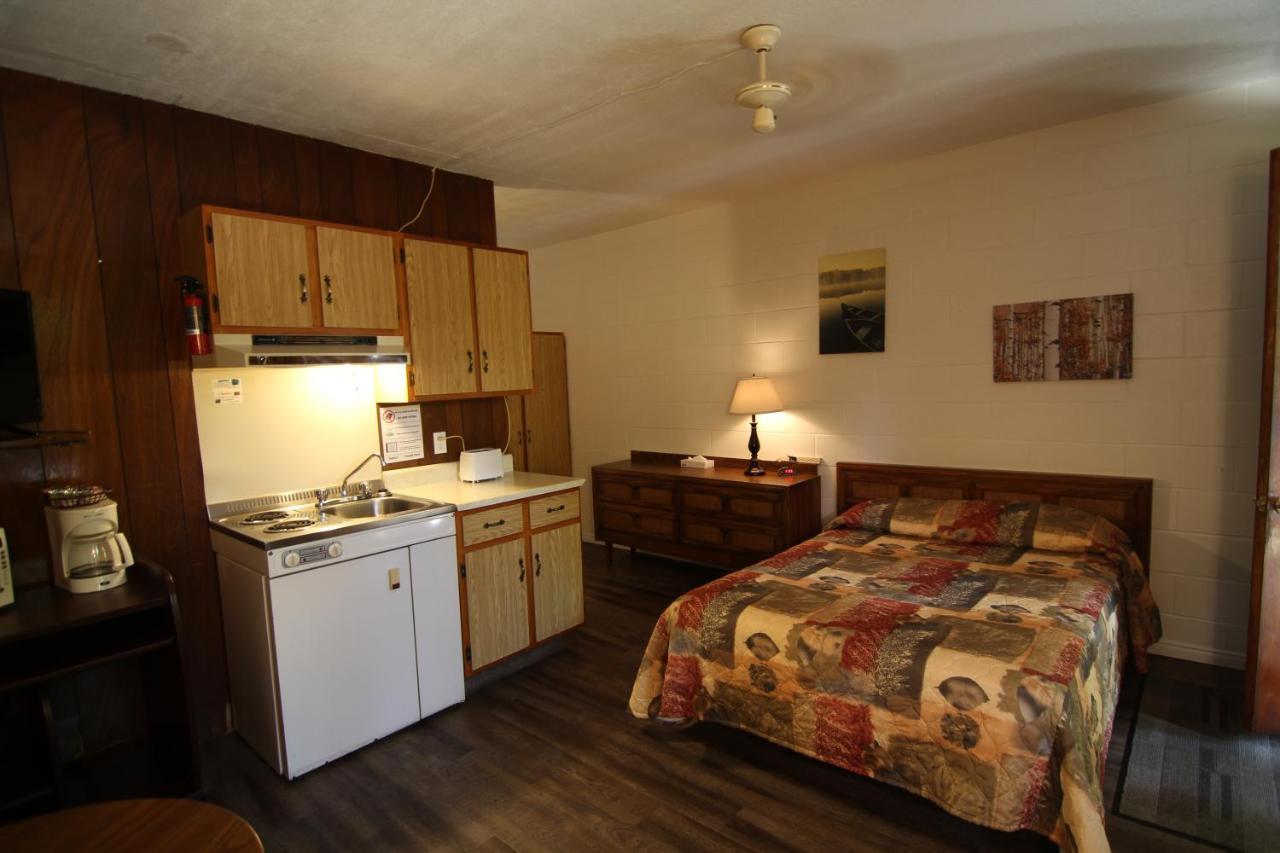 שרברוק Motel Lennoxville מראה חיצוני תמונה