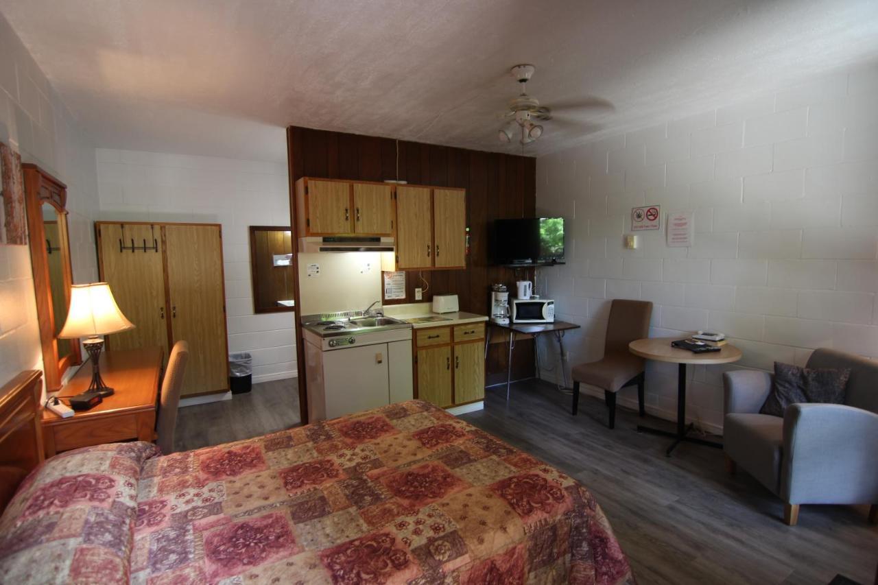 שרברוק Motel Lennoxville מראה חיצוני תמונה