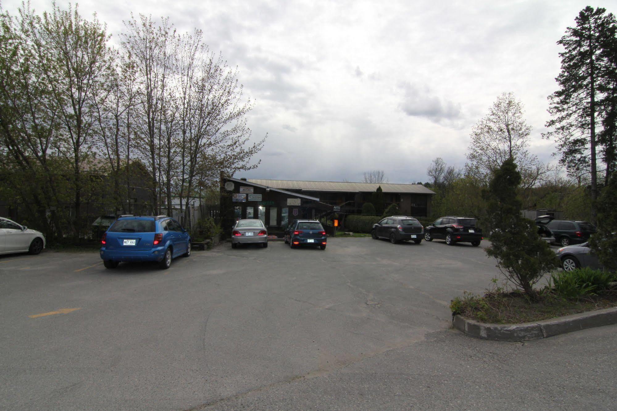 שרברוק Motel Lennoxville מראה חיצוני תמונה